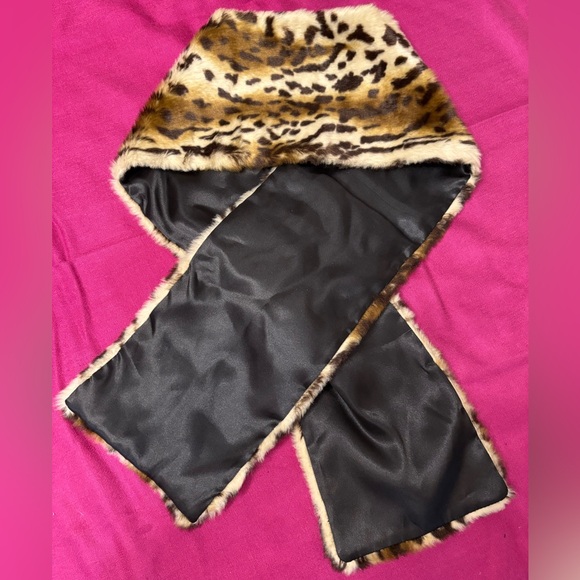 Chico’s animal print Stole/Scarf - Picture 4 of 7